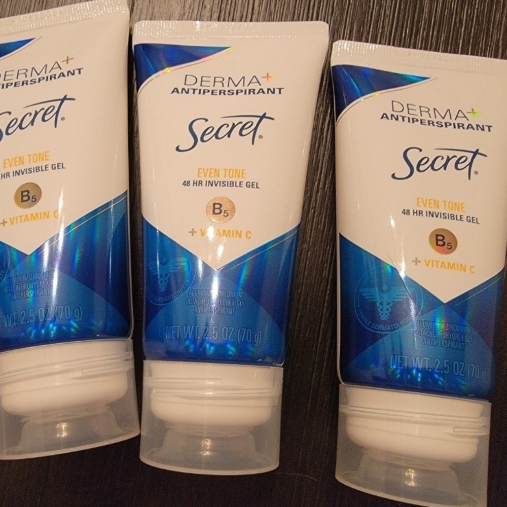 Secret DERMA+ Antiperspirant